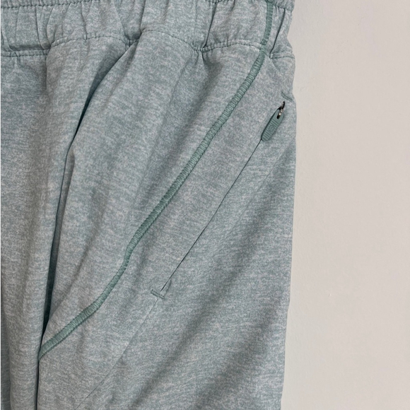 Lululemon Track That Short 5" Size 14 - Picture 9 of 16